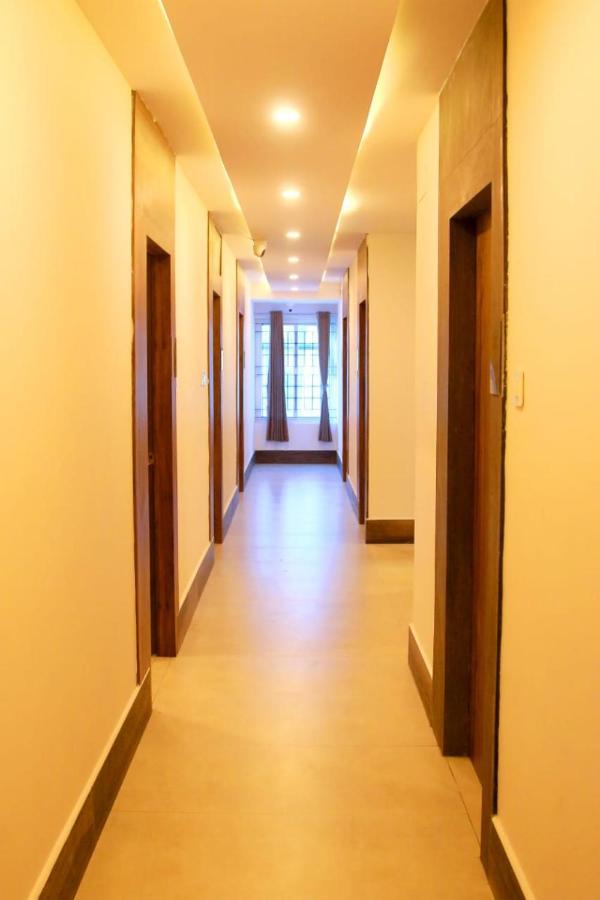 Hotel Sakura Inn Hosūr Zewnętrze zdjęcie
