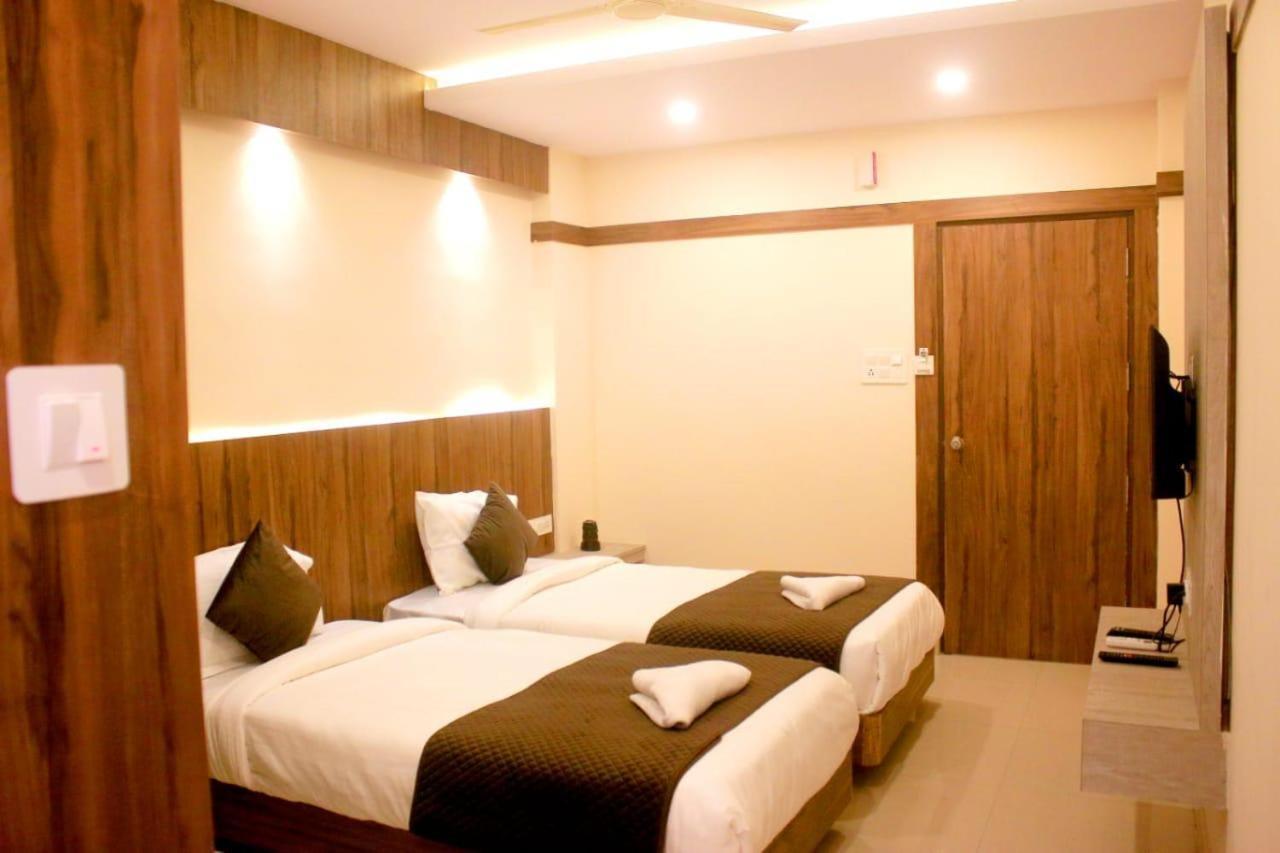 Hotel Sakura Inn Hosūr Zewnętrze zdjęcie