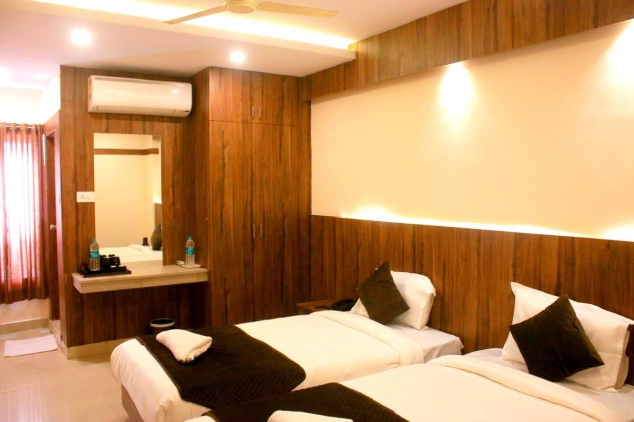 Hotel Sakura Inn Hosūr Zewnętrze zdjęcie